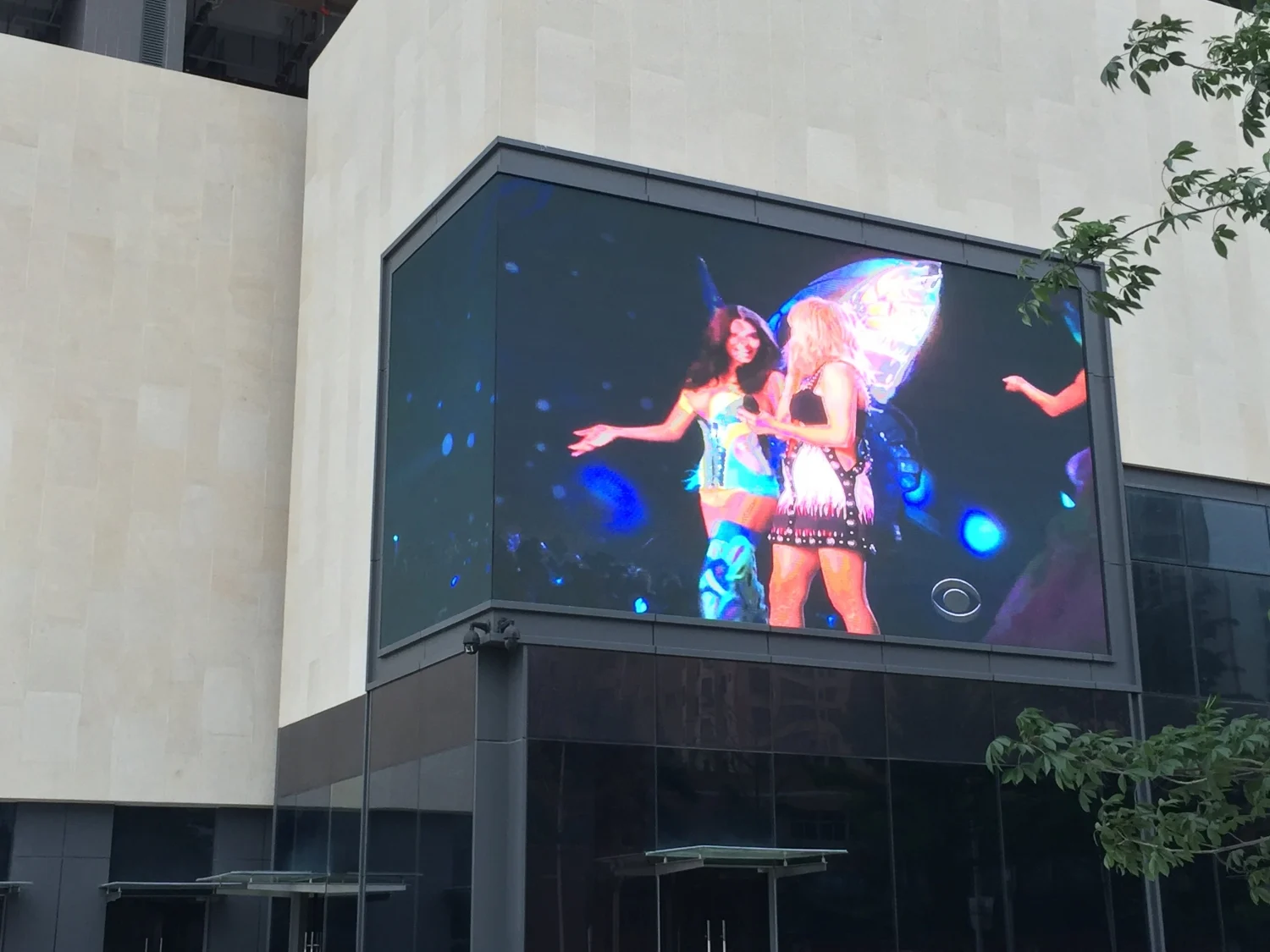 Glasses-Free 3D Outdoor LED Advertising Display Board Project