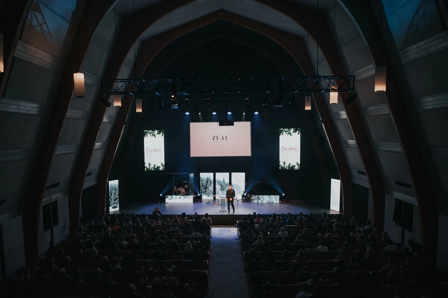 2K&4K Resolution 3.91 Pixel Pitch LED Display Board Project for Church